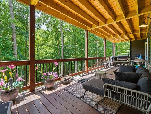 214 Kelly Lane, Ellijay, GA 30540