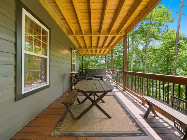 214 Kelly Lane, Ellijay, GA 30540