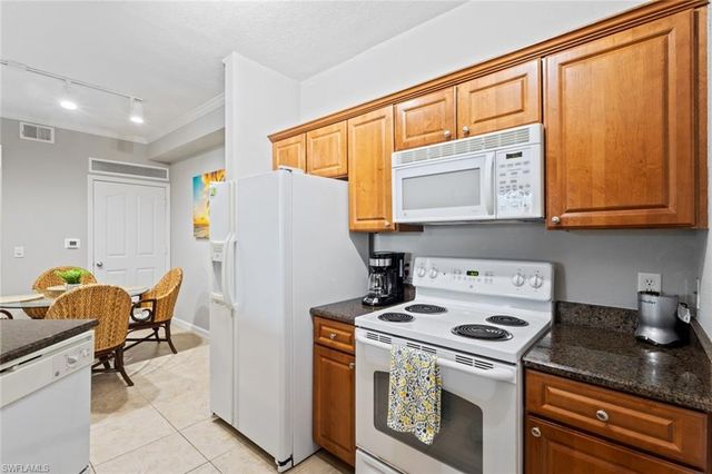 12920 Positano CIR 203, Naples, FL 34105
