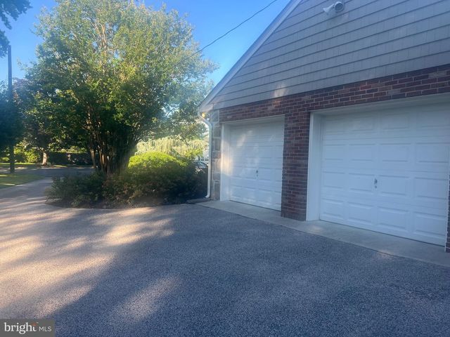 3 LAUREL CT, Cinnaminson, NJ 08077