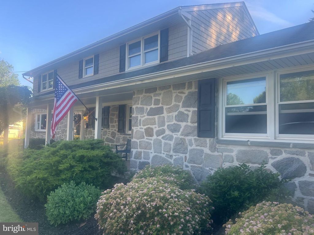 3 LAUREL CT, Cinnaminson, NJ 08077