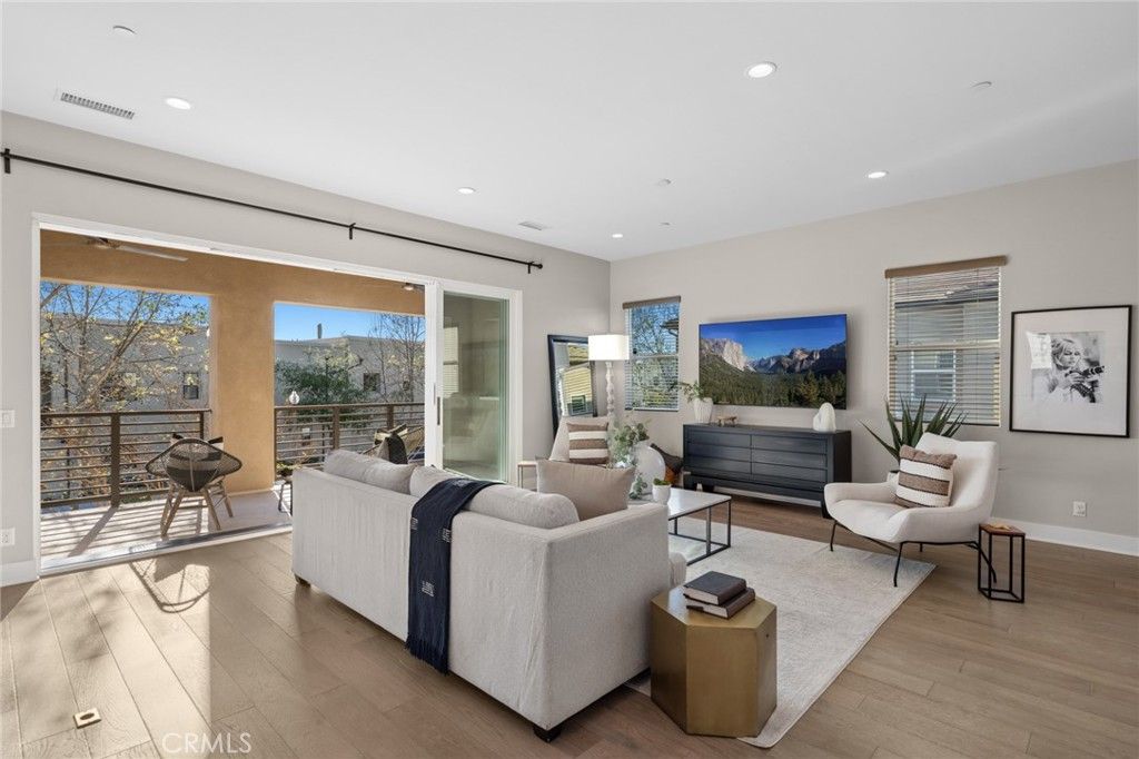 Image 2 of property listing at 217 Cultivate, Irvine, CA 92618