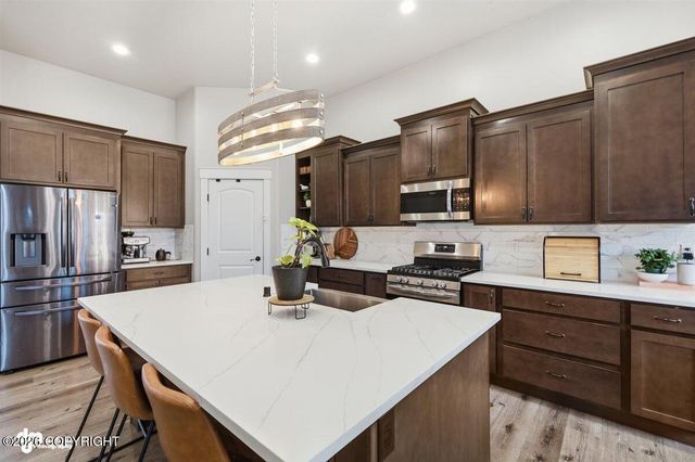 6301 W Creeksedge Drive, Wasilla, AK 99623