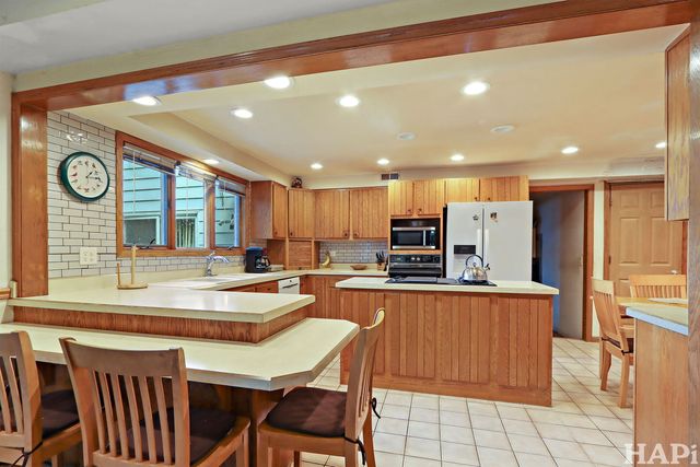 144 Oakwood Drive, Antioch, IL 60002