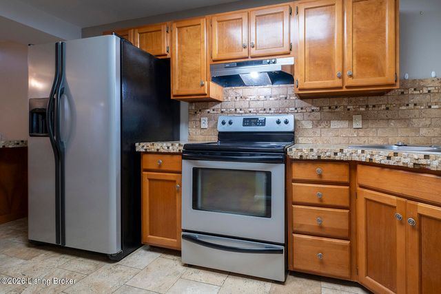 2043 Douglass Blvd APT 21, Louisville, KY 40205