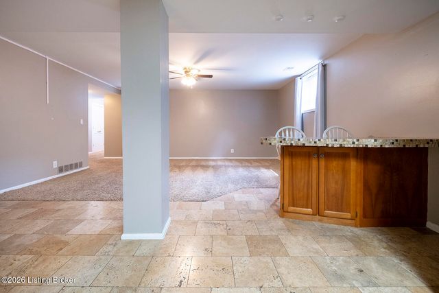 2043 Douglass Blvd APT 21, Louisville, KY 40205