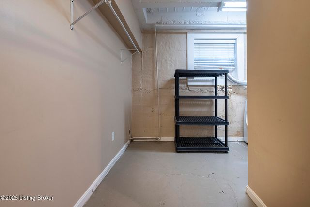 2043 Douglass Blvd APT 21, Louisville, KY 40205