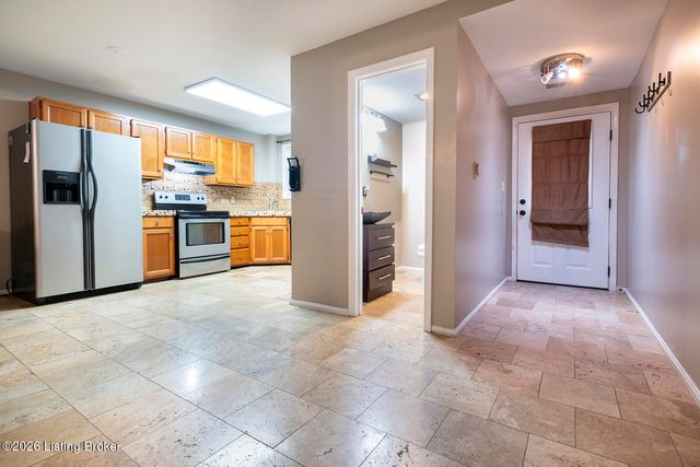 2043 Douglass Blvd APT 21, Louisville, KY 40205