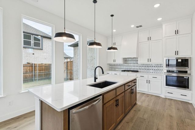 1014 Emerald Trace Drive, Justin, TX 76247