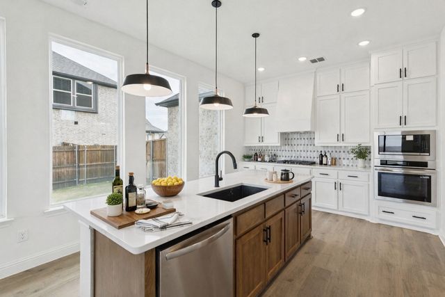 1014 Emerald Trace Drive, Justin, TX 76247