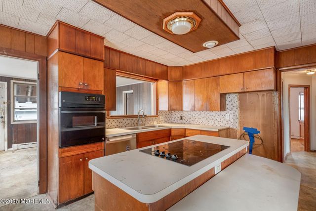303 Cedar Avenue, Manasquan, NJ 08736
