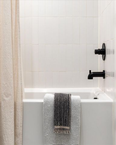 1905 Albury CV B, Austin, TX 78758