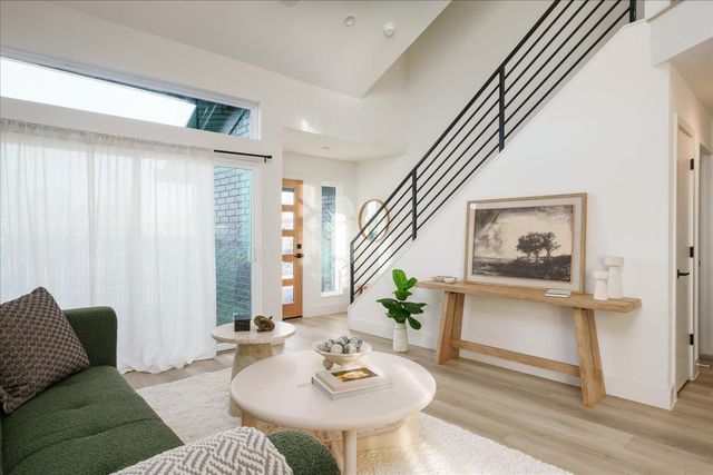 1905 Albury CV B, Austin, TX 78758