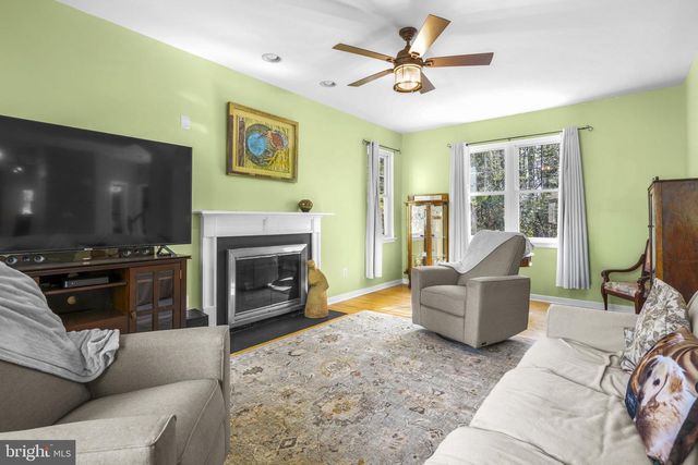 90 PARK AVE, Edgewater, MD 21037