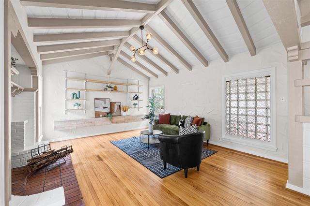 311 N Tennant Street, Dallas, TX 75208
