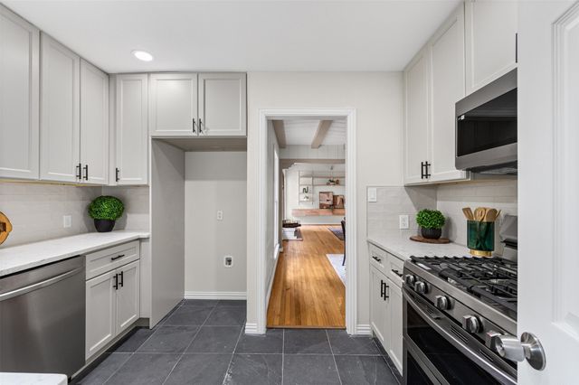 311 N Tennant Street, Dallas, TX 75208