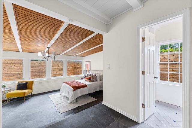 311 N Tennant Street, Dallas, TX 75208