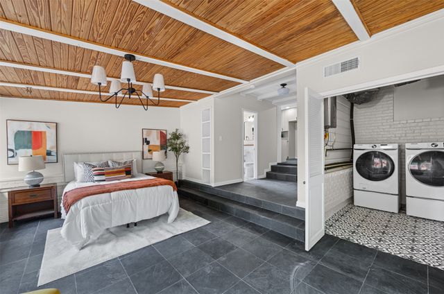 311 N Tennant Street, Dallas, TX 75208