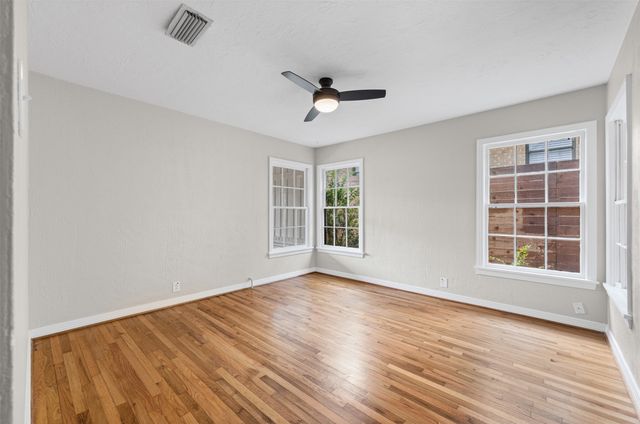 311 N Tennant Street, Dallas, TX 75208