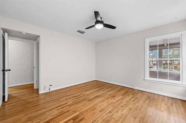 311 N Tennant Street, Dallas, TX 75208