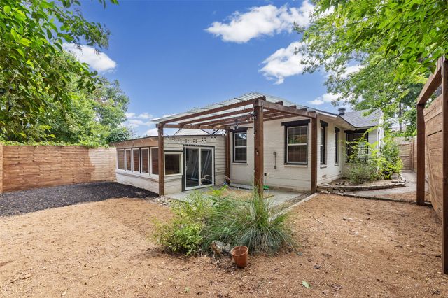 311 N Tennant Street, Dallas, TX 75208