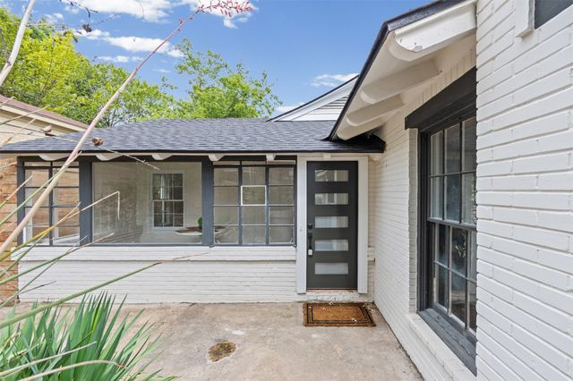 311 N Tennant Street, Dallas, TX 75208