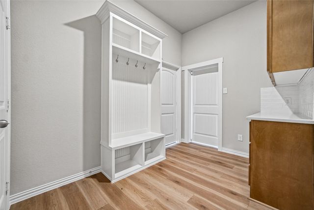 180 Aurora Avenue, Valley View, TX 76272