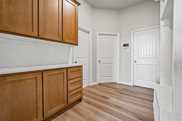 180 Aurora Avenue, Valley View, TX 76272