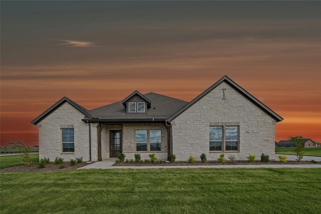 180 Aurora Avenue, Valley View, TX 76272
