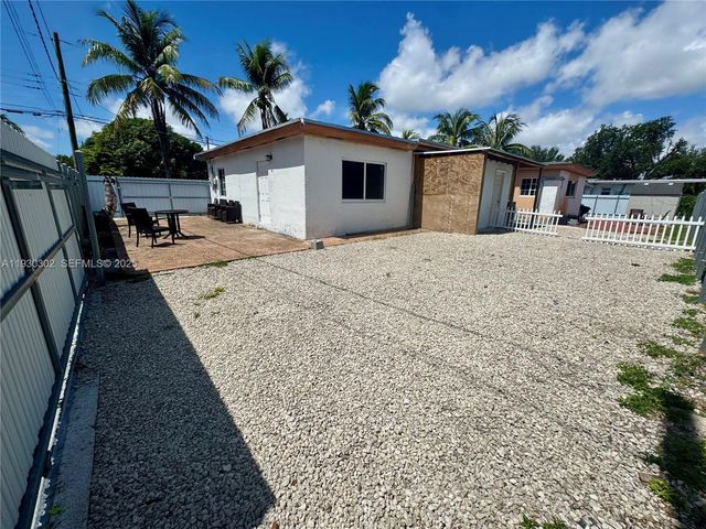 2955 NW 102nd St, Miami, FL 33147