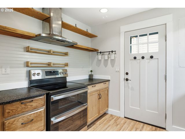 7214 Ne 9TH Ave, Portland, OR 97211