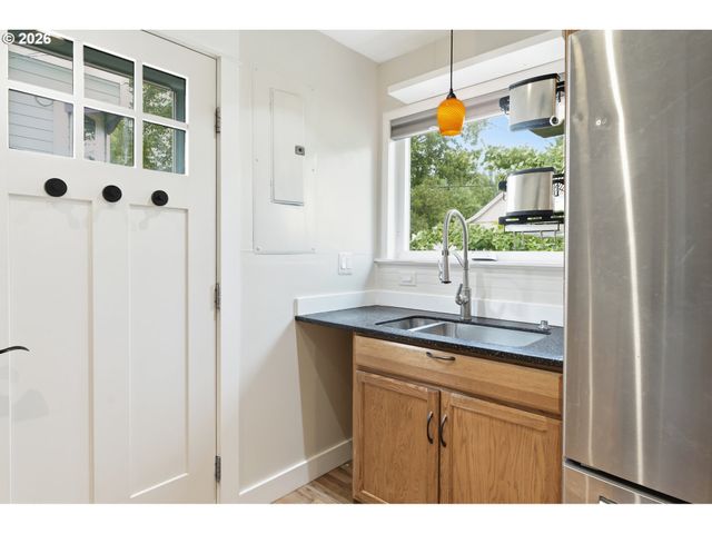 7214 Ne 9TH Ave, Portland, OR 97211