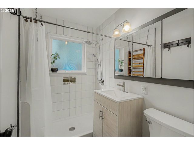 7214 Ne 9TH Ave, Portland, OR 97211