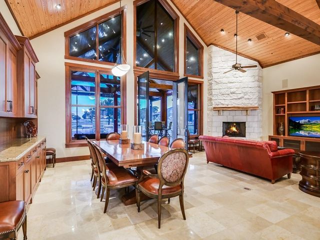 1584 County Road 226 RD, Giddings, TX 78942