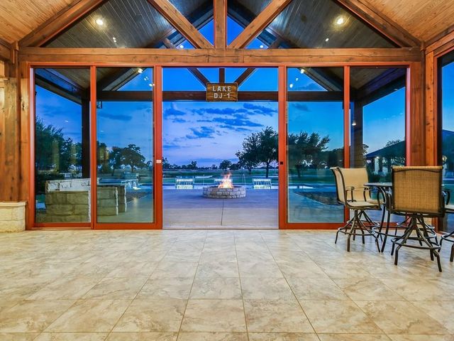 1584 County Road 226 RD, Giddings, TX 78942