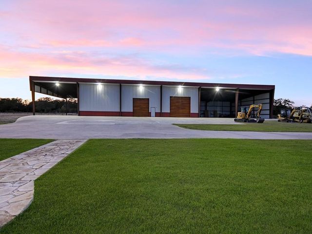 1584 County Road 226 RD, Giddings, TX 78942