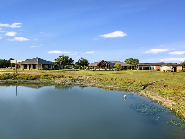 1584 County Road 226 RD, Giddings, TX 78942