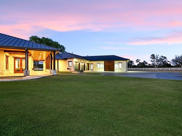 1584 County Road 226 RD, Giddings, TX 78942