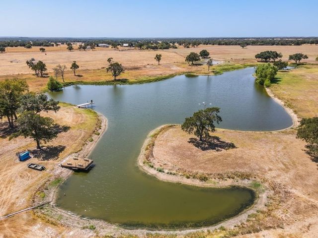 1584 County Road 226 RD, Giddings, TX 78942