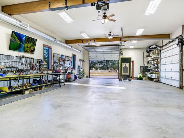 1584 County Road 226 RD, Giddings, TX 78942