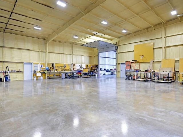 1584 County Road 226 RD, Giddings, TX 78942