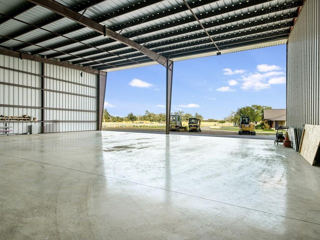 1584 County Road 226 RD, Giddings, TX 78942