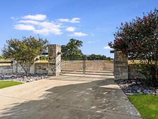 1584 County Road 226 RD, Giddings, TX 78942