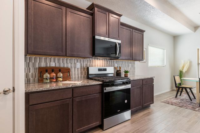 4869 Guadalupe Peak Street SW, Los Lunas, NM 87031