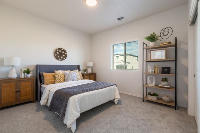 4869 Guadalupe Peak Street SW, Los Lunas, NM 87031