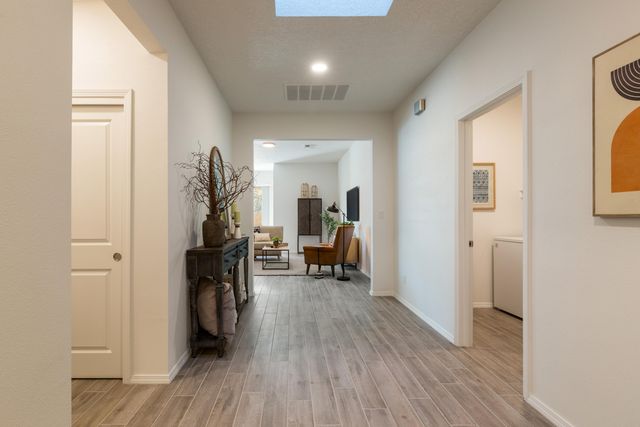 4869 Guadalupe Peak Street SW, Los Lunas, NM 87031