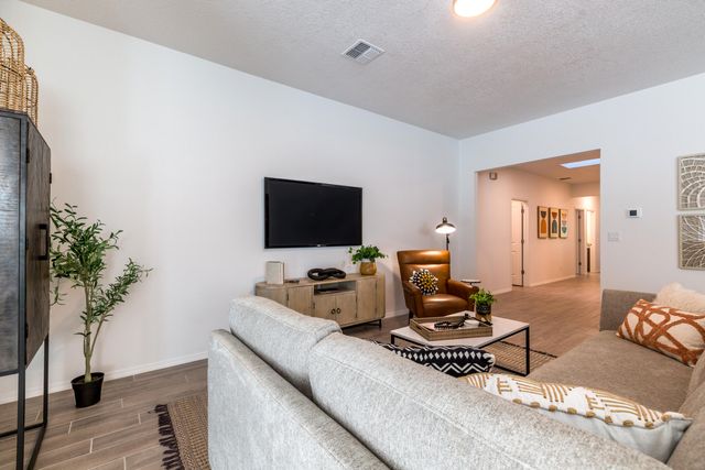 4869 Guadalupe Peak Street SW, Los Lunas, NM 87031