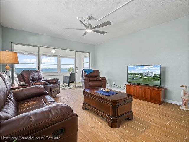 2131 Lakeview Drive 310, Sebring, FL 33870