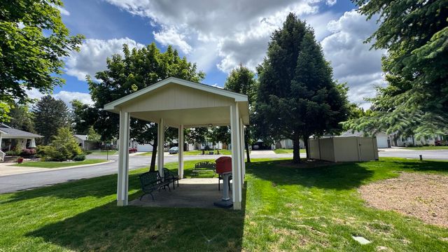 7623 N Calispel Ln, Spokane, WA 99208