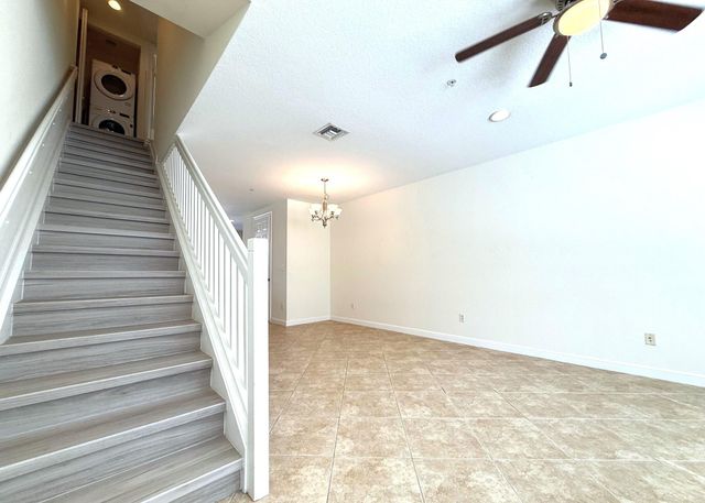 960 MILLBRAE Court 4, West Palm Beach, FL 33401